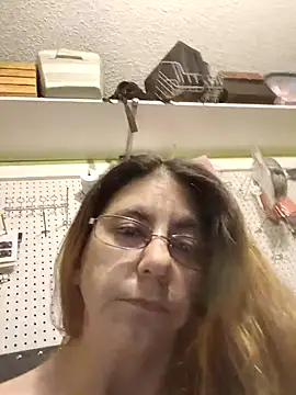 Snapshot of 1988beth chatting on 10-19-25, 12:22 1988beth online show from 10-19-25, 12:22