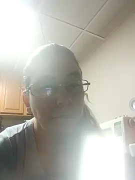 Snapshot of 1988beth chatting on 12-21-25, 11:34 1988beth online show from 12-21-25, 11:34