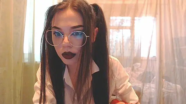 Snapshot of Lady_Elsa_Snow chatting on 10-25-25, 01:07 Lady Elsa Snow online show from 10-25-25, 01:07