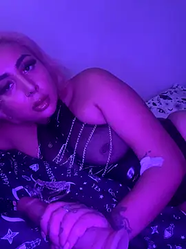 Snapshot of zara_bellexx chatting on 11-06-25, 06:20 zara bellexx online show from 11-06-25, 06:20