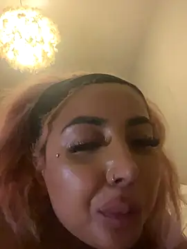 Snapshot of zara_bellexx chatting on 11-10-25, 03:38 zara bellexx online show from 11-10-25, 03:38