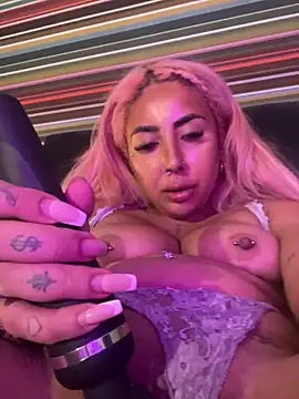 Snapshot of zara_bellexx chatting on 12-14-25, 05:13 zara bellexx online show from 12-14-25, 05:13