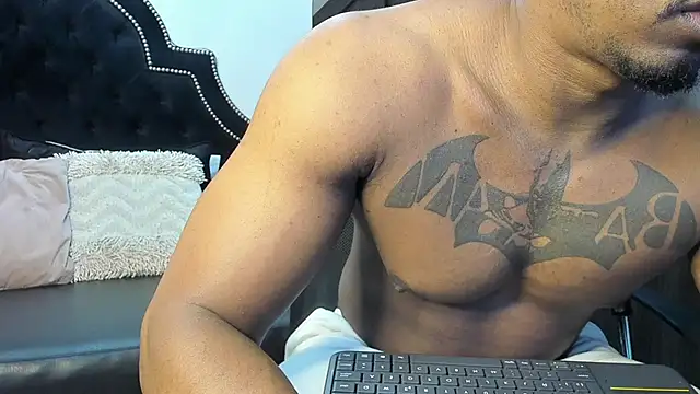 Snapshot of DenzelRios chatting on 10-30-25, 08:53 DenzelRios online show from 10-30-25, 08:53