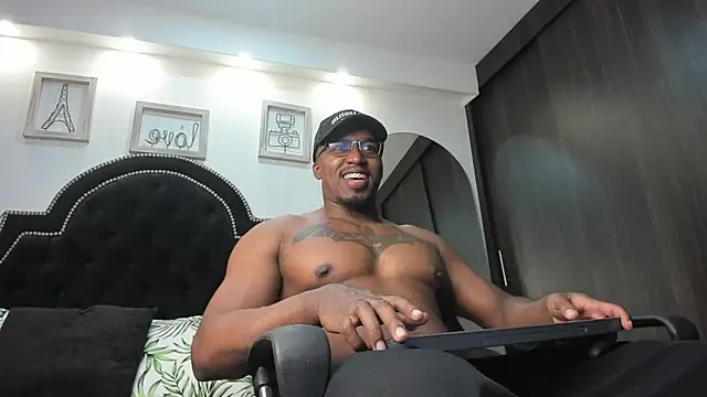 Snapshot of DenzelRios chatting on 11-14-25, 09:46 DenzelRios online show from 11-14-25, 09:46