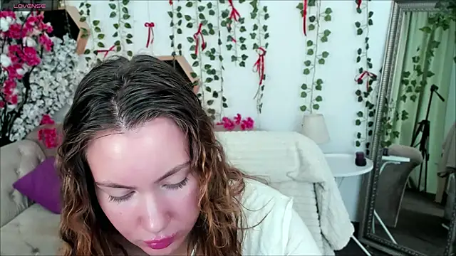  BellaClark online show from 03-28-26, 08:30