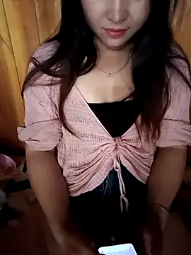 Snapshot of miemie-xx chatting on 10-07-25, 05:37 miemie-xx online show from 10-07-25, 05:37