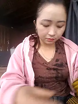 Snapshot of miemie-xx chatting on 10-08-25, 01:58 miemie-xx online show from 10-08-25, 01:58
