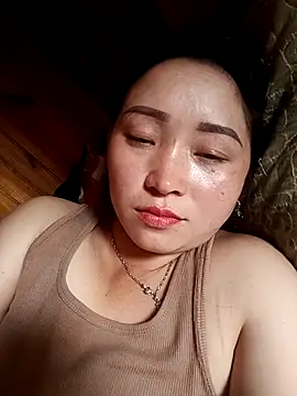 Snapshot of miemie-xx chatting on 10-12-25, 05:39 miemie-xx online show from 10-12-25, 05:39