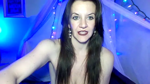 Snapshot of easy_briezy chatting on 12-19-25, 07:37 easy briezy online show from 12-19-25, 07:37