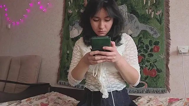 MiaLovelyOne online show from 04-30-26, 06:20