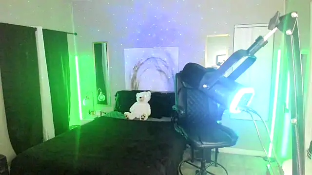 Snapshot of Myonnathegod chatting on 12-18-25, 05:02 Myonnathegod online show from 12-18-25, 05:02