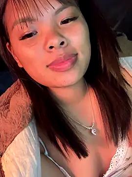 hello-cute online show from 12-05-25, 06:11