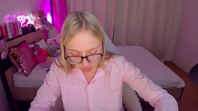 CeaneLino online show from 10-25-25, 07:41