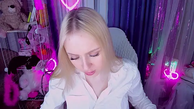 CeaneLino online show from 04-20-26, 04:32