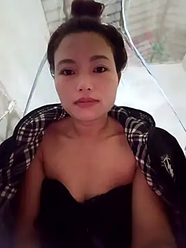 Snapshot of Rabbit-small chatting on 10-23-25, 06:39 Rabbit-small online show from 10-23-25, 06:39