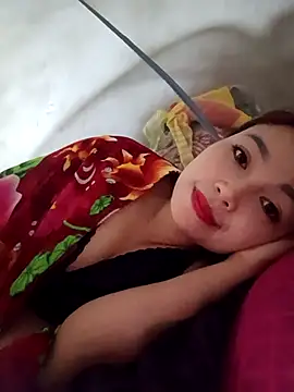 Snapshot of Rabbit-small chatting on 11-18-25, 02:43 Rabbit-small online show from 11-18-25, 02:43