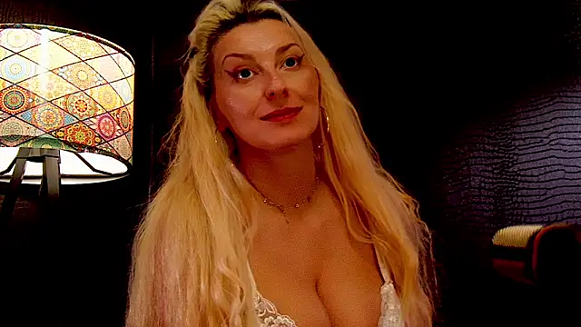 Snapshot of LeticiaReys chatting on 01-14-26, 03:28 LeticiaReys online show from 01-14-26, 03:28