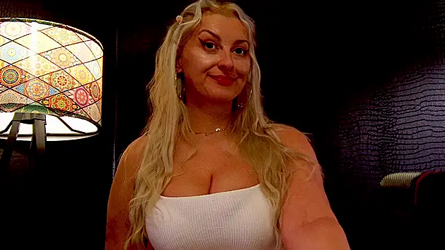 Snapshot of LeticiaReys chatting on 01-17-26, 06:00 LeticiaReys online show from 01-17-26, 06:00