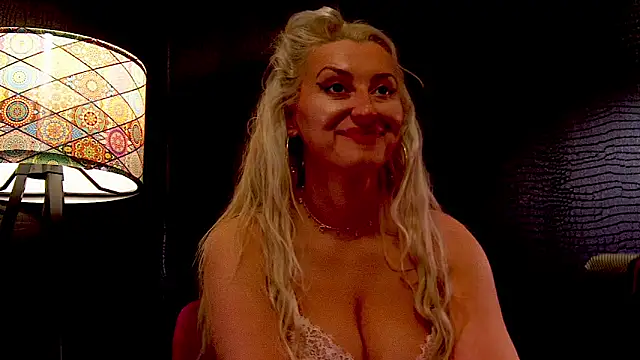 Snapshot of LeticiaReys chatting on 02-12-26, 09:15 LeticiaReys online show from 02-12-26, 09:15