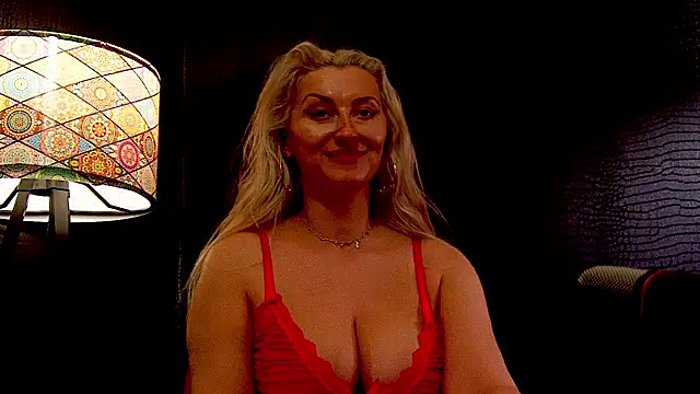 Snapshot of LeticiaReys chatting on 02-18-26, 12:45 LeticiaReys online show from 02-18-26, 12:45