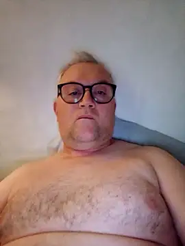 macdut67 online show from 10-08-25, 08:34