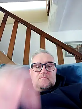 macdut67 online show from 10-13-25, 03:23