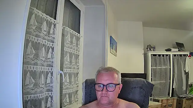 Snapshot of macdut67 chatting on 07-19-26, 12:58 macdut67 online show from 07-19-26, 12:58