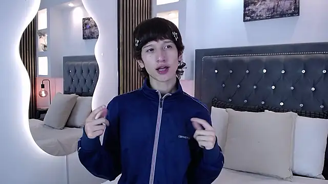 Emo Boy  online show from 03-17-26, 08:12