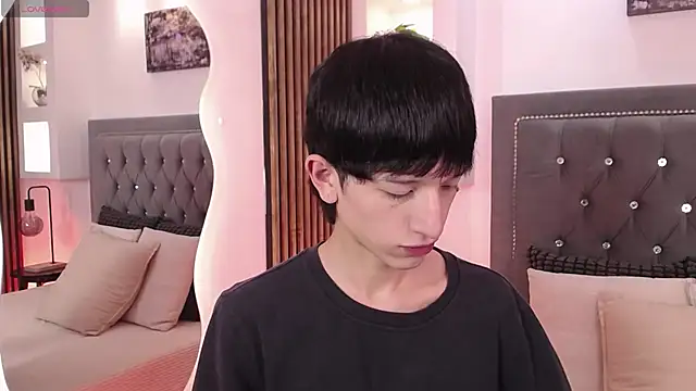 Emo Boy  online show from 06-05-26, 08:14