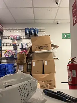 Snapshot of Nasho172737 chatting on 11-27-25, 04:09 Nasho172737 online show from 11-27-25, 04:09