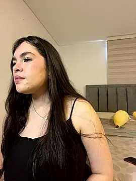 Snapshot of Isabella_LaRue chatting on 01-16-26, 08:02 Isabella LaRue online show from 01-16-26, 08:02