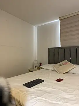 Snapshot of Isabella_LaRue chatting on 01-31-26, 08:40 Isabella LaRue online show from 01-31-26, 08:40