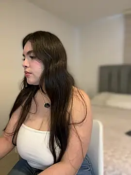 Snapshot of Isabella_LaRue chatting on 03-20-26, 12:10 Isabella LaRue online show from 03-20-26, 12:10