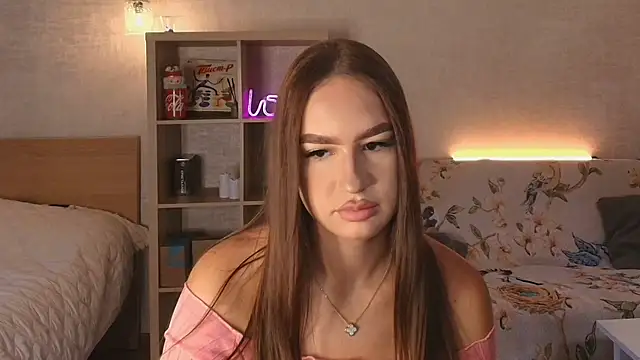 Snapshot of MayaGlow chatting on 10-17-25, 10:51 MayaGlow online show from 10-17-25, 10:51