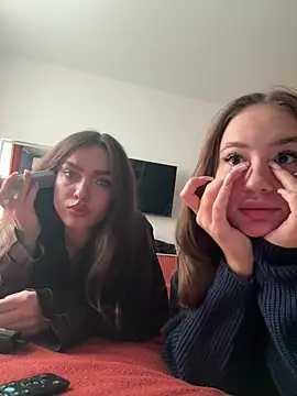 Snapshot of MayaGlow chatting on 10-18-25, 05:21 MayaGlow online show from 10-18-25, 05:21