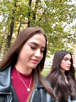 Snapshot of MayaGlow chatting on 10-19-25, 11:22 MayaGlow online show from 10-19-25, 11:22