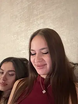 Snapshot of MayaGlow chatting on 10-21-25, 05:52 MayaGlow online show from 10-21-25, 05:52