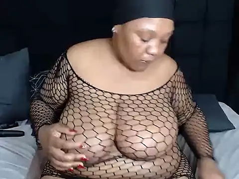 CaramelBootty online show from 11-15-25, 05:20