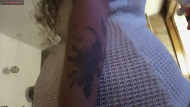 Rosee smith  online show from 05-30-26, 02:30