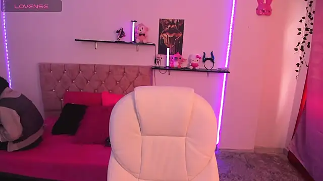 thianahorny online show from 10-25-25, 12:34