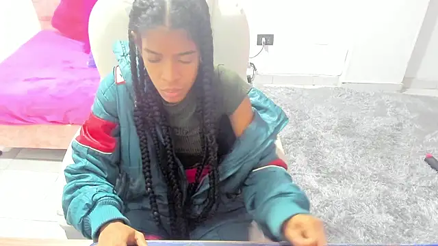 thianahorny online show from 11-24-25, 09:31