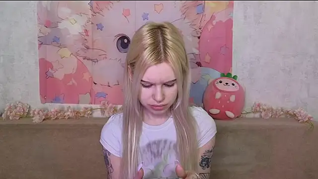 Snapshot of HoneyGold_ chatting on 02-05-26, 04:17 HoneyGold online show from 02-05-26, 04:17