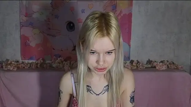 Snapshot of HoneyGold_ chatting on 02-16-26, 04:08 HoneyGold online show from 02-16-26, 04:08