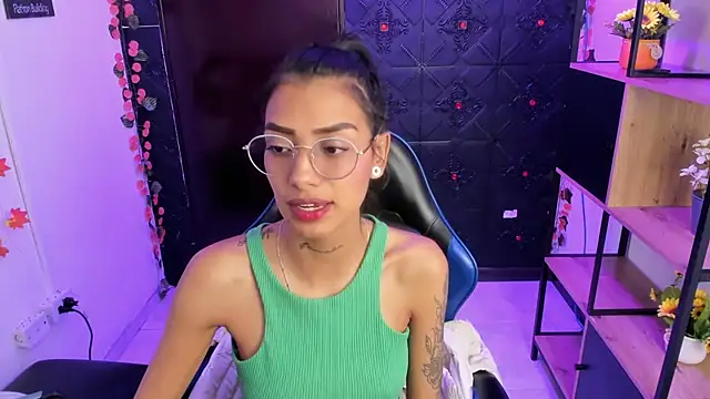 Snapshot of KarlaSlutSkinny__ chatting on 07-18-26, 09:18 KarlaSlutSkinny online show from 07-18-26, 09:18