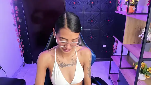Snapshot of KarlaSlutSkinny__ chatting on 07-19-26, 06:00 KarlaSlutSkinny online show from 07-19-26, 06:00