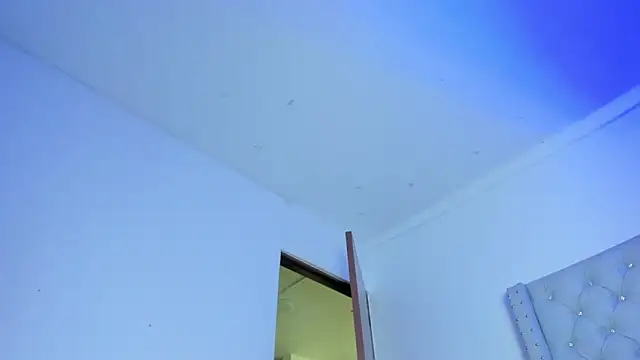 Snapshot of ChocoBunny1 chatting on 11-11-25, 04:34 ChocoBunny1 online show from 11-11-25, 04:34