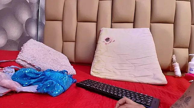 hannah teehn online show from 11-10-25, 07:57