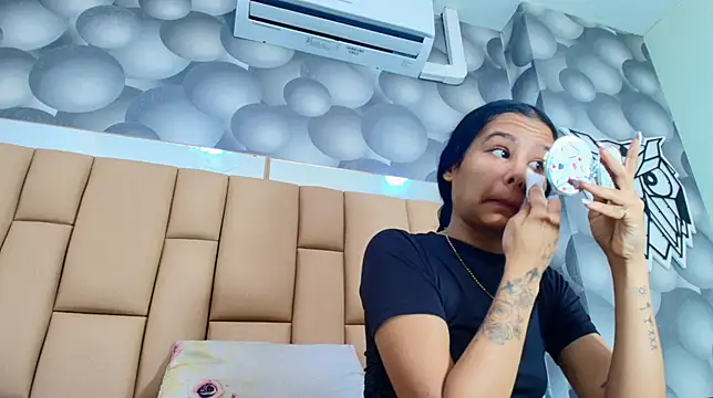 hannah teehn online show from 12-16-25, 07:08