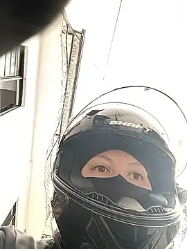 Scarlet Aura online show from 10-24-25, 05:20