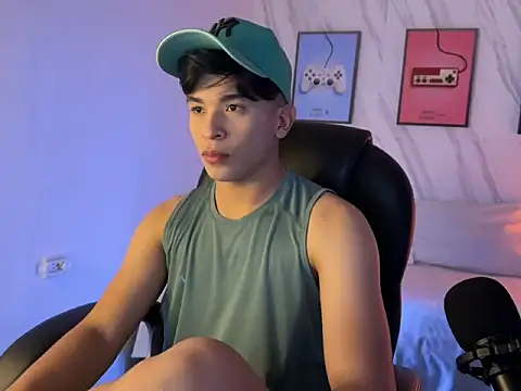 Snapshot of David_Nova chatting on 11-12-25, 12:44 David Nova online show from 11-12-25, 12:44